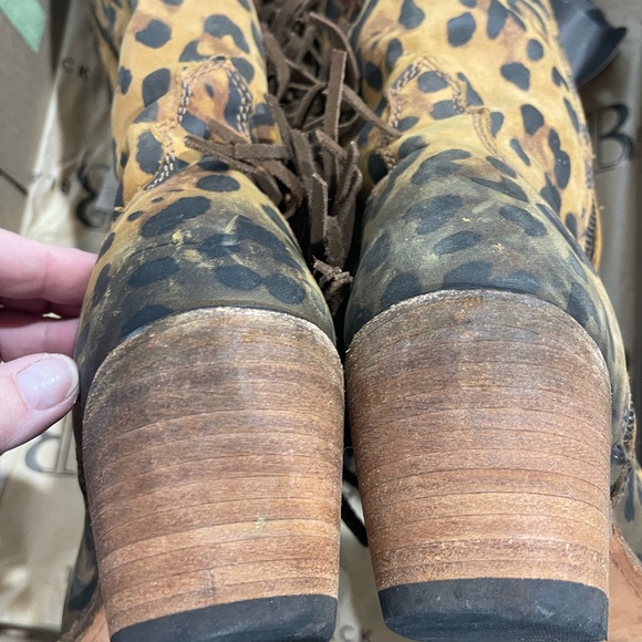 Boots - Picture 3 of 6